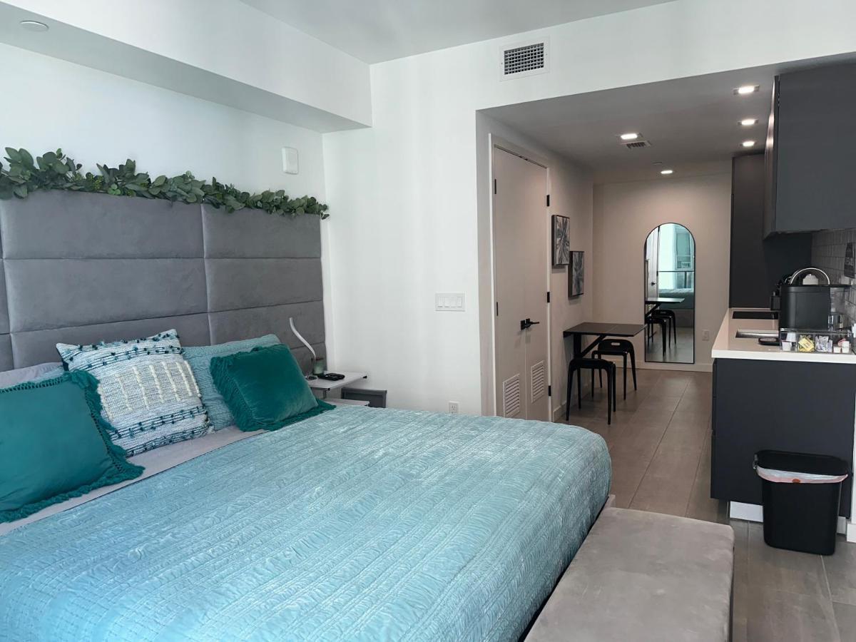 Comfortable Studio With King Bed And Queen Sofa-Bed Miami Exterior photo